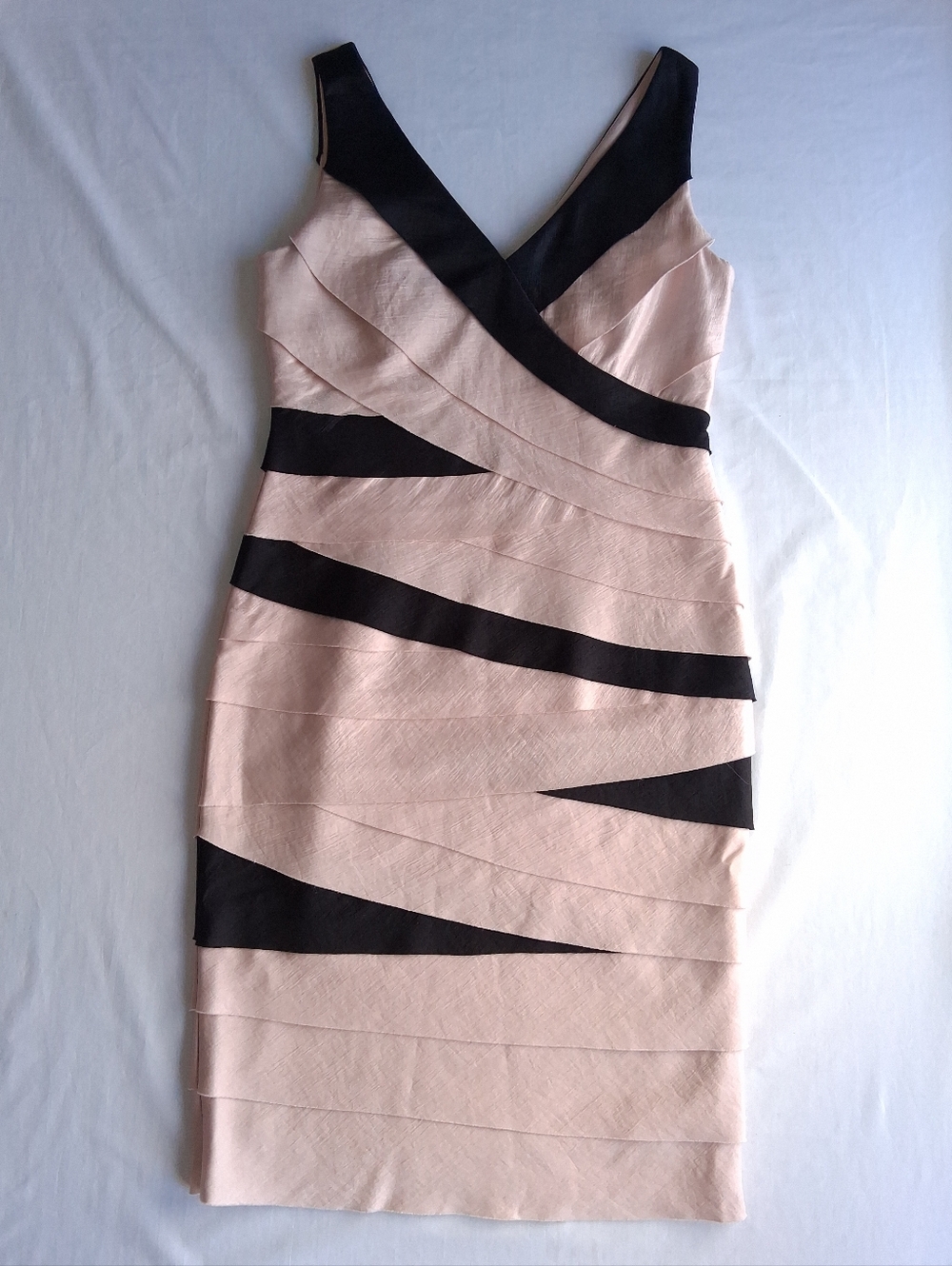 Planet dress Cocktail Sleeveless v-neck Midi shimmer Black & champagne pink